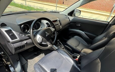 Mitsubishi Outlander III рестайлинг 3, 2010 год, 1 180 000 рублей, 12 фотография