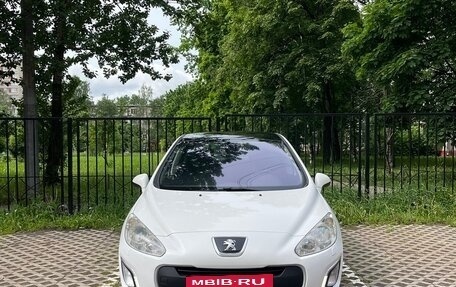 Peugeot 308 II, 2012 год, 589 000 рублей, 3 фотография