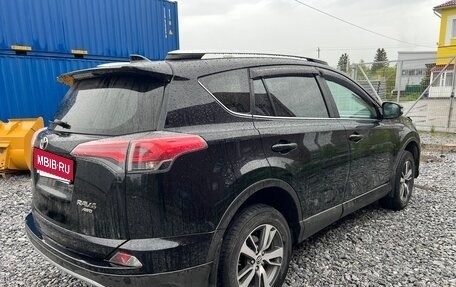 Toyota RAV4, 2017 год, 2 450 000 рублей, 3 фотография