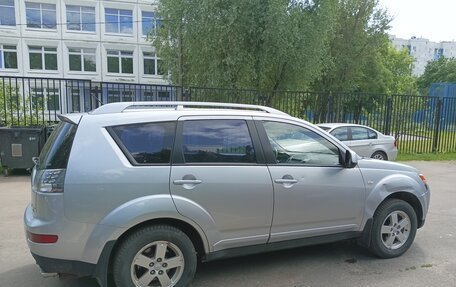 Mitsubishi Outlander III рестайлинг 3, 2007 год, 900 000 рублей, 4 фотография