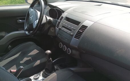 Mitsubishi Outlander III рестайлинг 3, 2007 год, 900 000 рублей, 9 фотография
