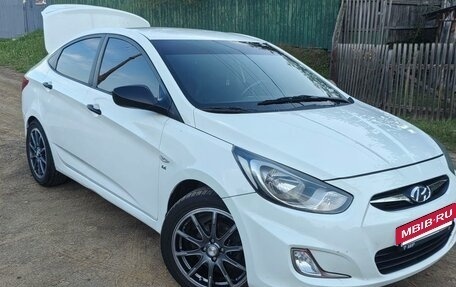 Hyundai Solaris II рестайлинг, 2013 год, 900 000 рублей, 6 фотография