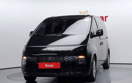 Hyundai Staria, 2021 год, 3 830 000 рублей, 2 фотография