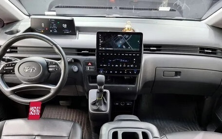 Hyundai Staria, 2021 год, 3 830 000 рублей, 4 фотография