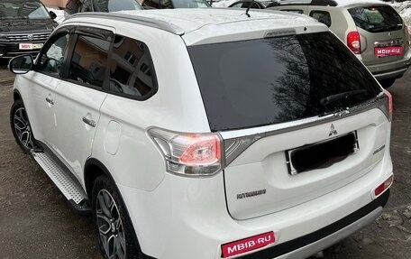 Mitsubishi Outlander III рестайлинг 3, 2014 год, 1 400 000 рублей, 1 фотография