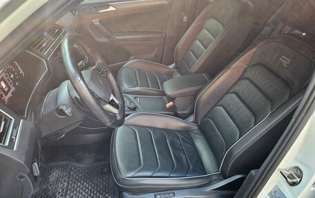 Volkswagen Tiguan II, 2021 год, 3 700 000 рублей, 14 фотография
