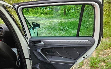 Volkswagen Tiguan II, 2021 год, 3 700 000 рублей, 25 фотография