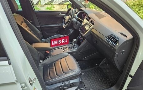 Volkswagen Tiguan II, 2021 год, 3 700 000 рублей, 23 фотография