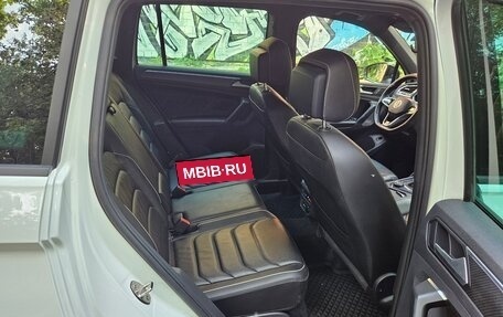 Volkswagen Tiguan II, 2021 год, 3 700 000 рублей, 26 фотография