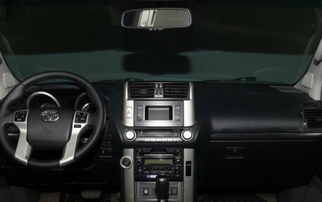 Toyota Land Cruiser Prado 150 рестайлинг 2, 2013 год, 2 685 000 рублей, 9 фотография