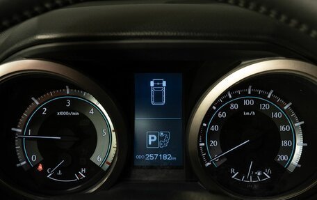 Toyota Land Cruiser Prado 150 рестайлинг 2, 2013 год, 2 685 000 рублей, 13 фотография