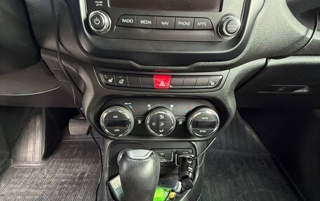 Jeep Renegade I рестайлинг, 2016 год, 2 000 000 рублей, 5 фотография