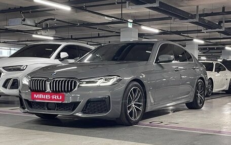 BMW 5 серия, 2022 год, 5 590 000 рублей, 2 фотография