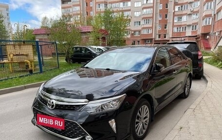 Toyota Camry, 2017 год, 2 750 000 рублей, 2 фотография