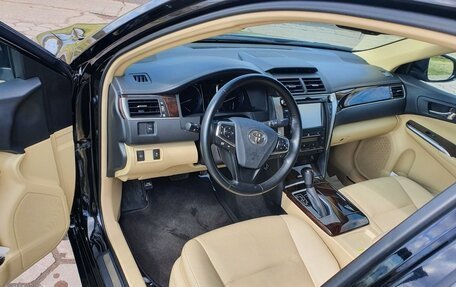 Toyota Camry, 2017 год, 2 750 000 рублей, 10 фотография