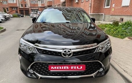 Toyota Camry, 2017 год, 2 750 000 рублей, 4 фотография