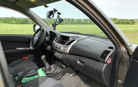 Mitsubishi L200 IV рестайлинг, 2014 год, 2 000 000 рублей, 7 фотография