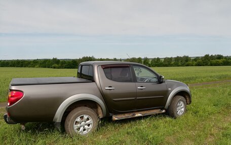 Mitsubishi L200 IV рестайлинг, 2014 год, 2 000 000 рублей, 6 фотография