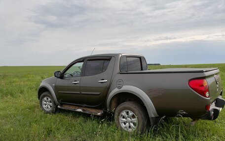 Mitsubishi L200 IV рестайлинг, 2014 год, 2 000 000 рублей, 4 фотография