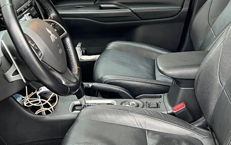 Mitsubishi Outlander III рестайлинг 3, 2014 год, 1 400 000 рублей, 5 фотография