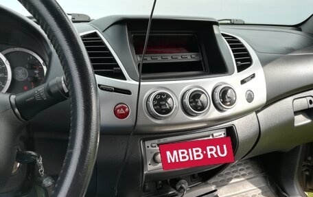 Mitsubishi L200 IV рестайлинг, 2014 год, 2 000 000 рублей, 10 фотография