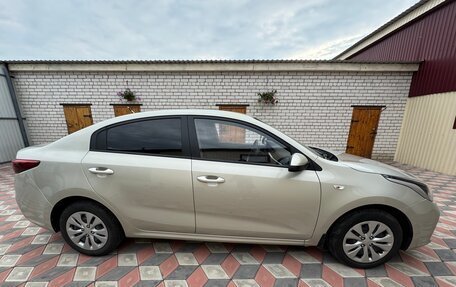 KIA Rio IV, 2019 год, 1 300 000 рублей, 3 фотография