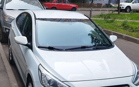 Hyundai Solaris II рестайлинг, 2013 год, 900 000 рублей, 5 фотография