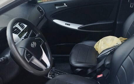 Hyundai Solaris II рестайлинг, 2013 год, 900 000 рублей, 10 фотография