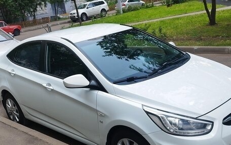Hyundai Solaris II рестайлинг, 2013 год, 900 000 рублей, 4 фотография