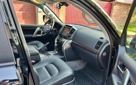 Toyota Land Cruiser 200, 2015 год, 6 600 000 рублей, 2 фотография