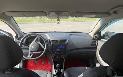 Hyundai Solaris II рестайлинг, 2015 год, 830 000 рублей, 1 фотография