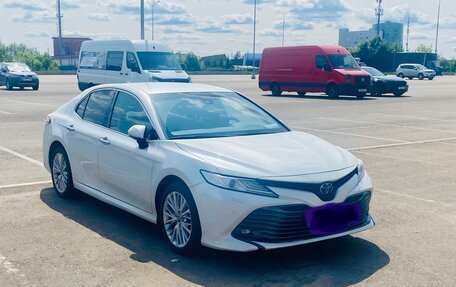 Toyota Camry, 2019 год, 2 750 000 рублей, 3 фотография
