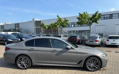 BMW 5 серия, 2022 год, 3 920 000 рублей, 6 фотография