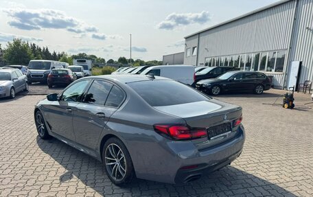 BMW 5 серия, 2022 год, 3 920 000 рублей, 8 фотография