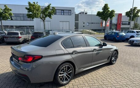 BMW 5 серия, 2022 год, 3 920 000 рублей, 9 фотография