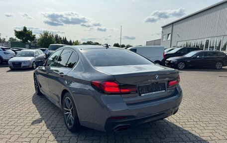 BMW 5 серия, 2022 год, 3 920 000 рублей, 7 фотография
