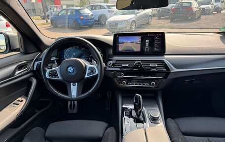 BMW 5 серия, 2022 год, 3 920 000 рублей, 11 фотография