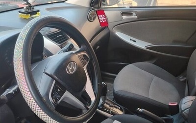 Hyundai Solaris II рестайлинг, 2011 год, 700 000 рублей, 1 фотография