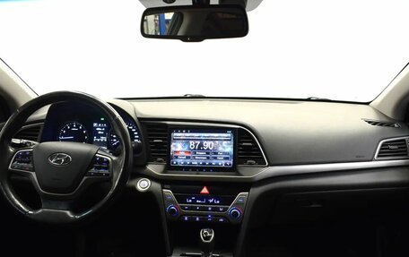 Hyundai Elantra VI рестайлинг, 2018 год, 1 335 000 рублей, 5 фотография