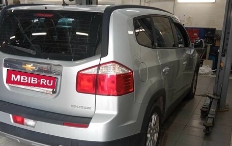 Chevrolet Orlando I, 2012 год, 915 000 рублей, 3 фотография