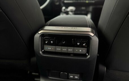 Toyota Land Cruiser Prado, 2024 год, 10 500 000 рублей, 30 фотография