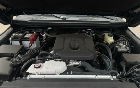 Toyota Land Cruiser Prado, 2024 год, 10 500 000 рублей, 38 фотография