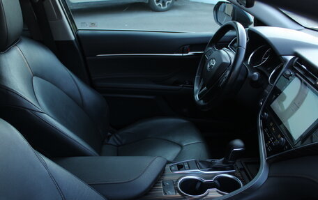 Toyota Camry, 2018 год, 2 300 000 рублей, 16 фотография