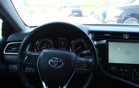 Toyota Camry, 2018 год, 2 300 000 рублей, 9 фотография