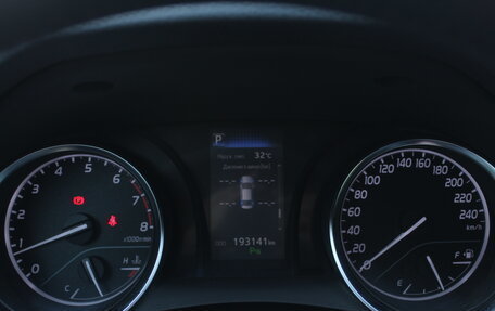 Toyota Camry, 2018 год, 2 300 000 рублей, 13 фотография
