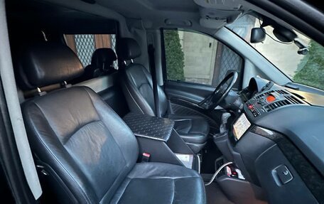 Mercedes-Benz Viano, 2006 год, 2 100 000 рублей, 25 фотография