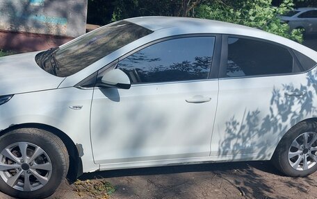 Hyundai Solaris II рестайлинг, 2017 год, 1 000 000 рублей, 8 фотография