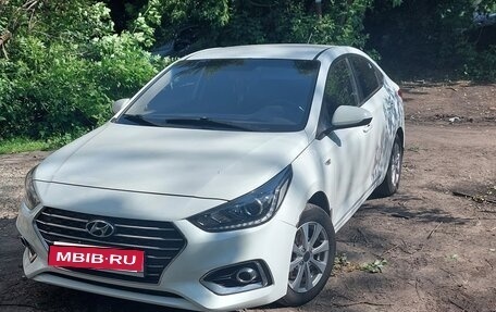 Hyundai Solaris II рестайлинг, 2017 год, 1 000 000 рублей, 6 фотография
