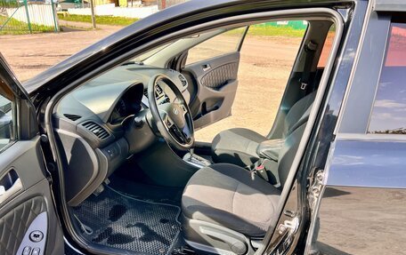 Hyundai Solaris II рестайлинг, 2013 год, 950 000 рублей, 24 фотография