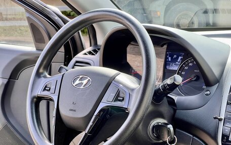 Hyundai Solaris II рестайлинг, 2013 год, 950 000 рублей, 26 фотография